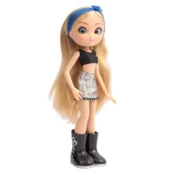 Amy Un' Icona Delle Occhi Vedri, Capelli Biondi E Look Fantastico Fashion Dolls
