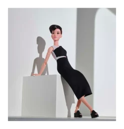 Discount , Bambola Signature Looks Snodata, Petite, Castana, Giocattolo Per Bambini 6+ Anni, Gxb29 Fashion Dolls