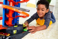 New City Playset Mega Garage Twist Con 1 Veicolo 1:64 Garage E Circuiti