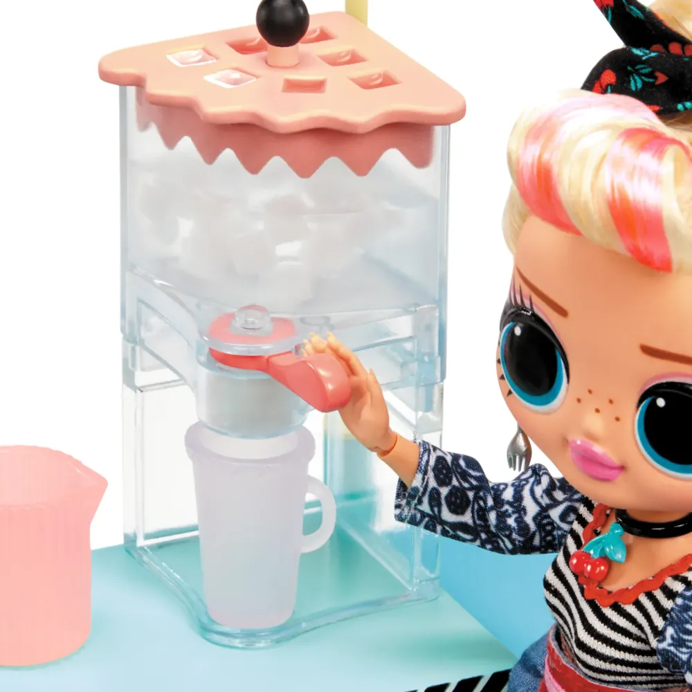Best Surprise Omg To-Go Diner Playset Con Oltre 45 Sorprese E Bambola Inclusa Fashion Dolls